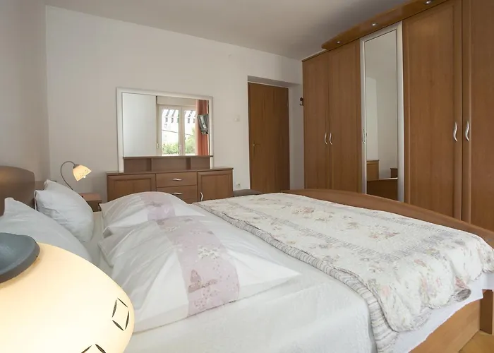 Marijeta Apartman *